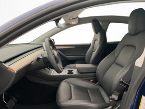 Tesla Model Y bild 17