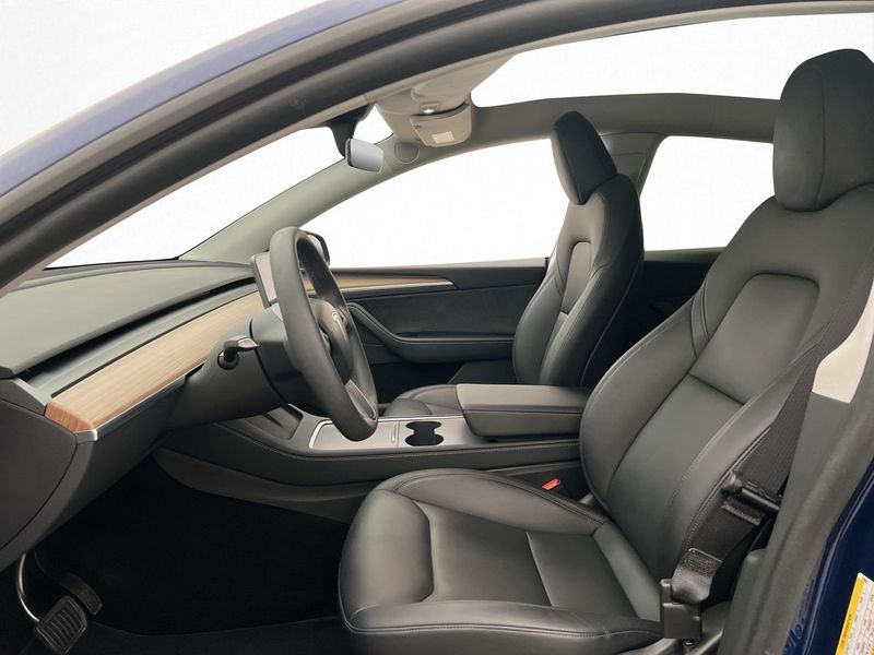 Tesla Model Y bild 17