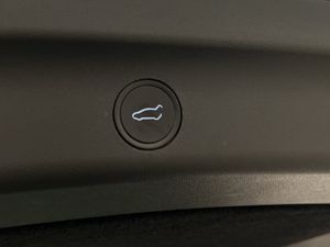 Tesla Model Y bild 10