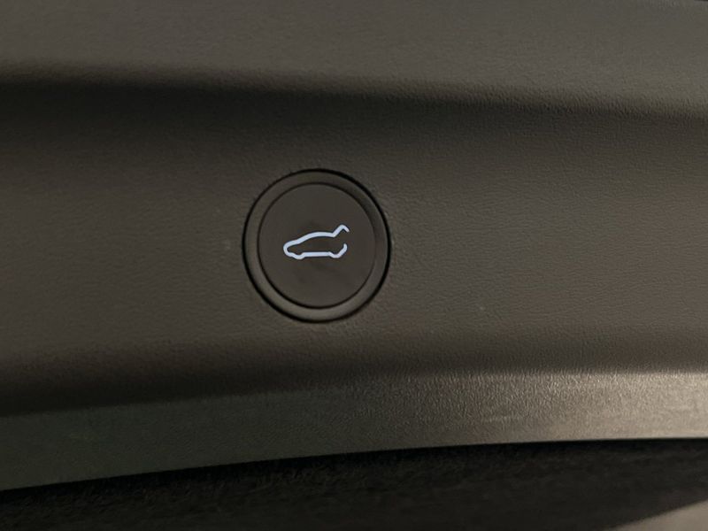 Tesla Model Y bild 10