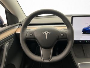 Tesla Model Y bild 15