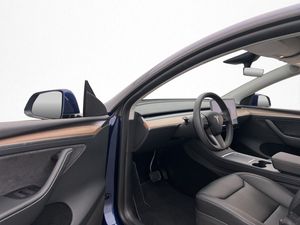 Tesla Model Y bild 16