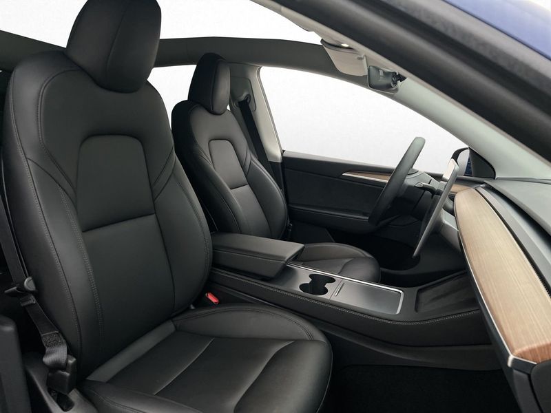 Tesla Model Y bild 11