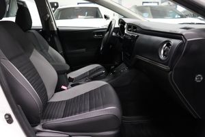 Toyota Auris bild 8