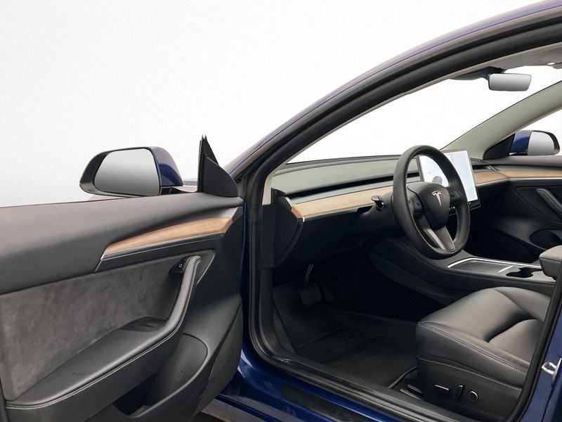 Tesla Model 3 bild 9