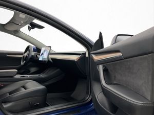 Tesla Model 3 bild 14