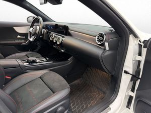 Mercedes CLA180 bild 24