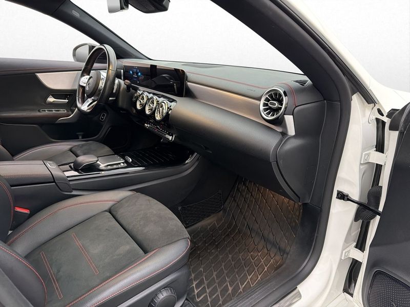 Mercedes CLA180 bild 24