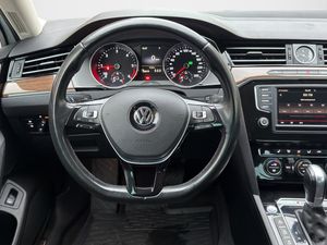 Volkswagen Passat bild 9