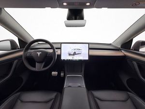 Tesla Model Y bild 15