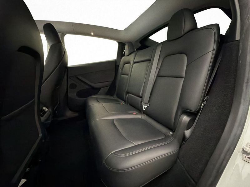 Tesla Model Y bild 29