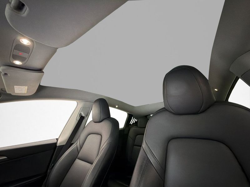 Tesla Model Y bild 13
