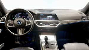 BMW 330 bild 10