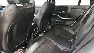 BMW 330 bild 12