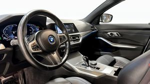 BMW 330 bild 7