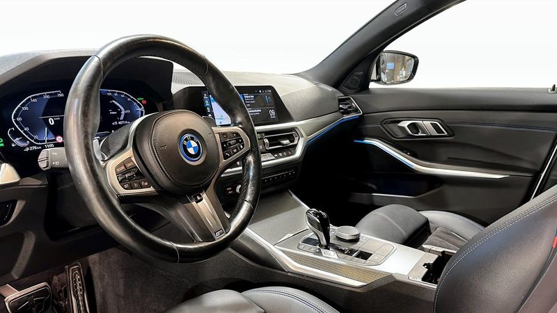 BMW 330 bild 7