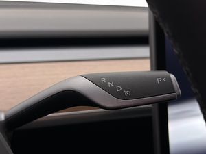 Tesla Model Y bild 17