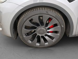 Tesla Model Y bild 33