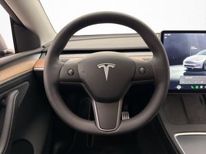Tesla Model Y bild 14