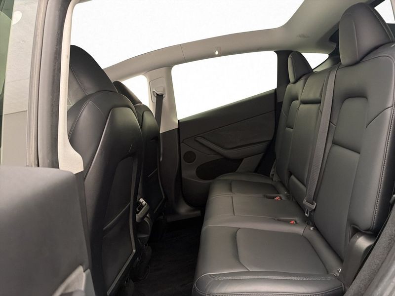Tesla Model Y bild 29