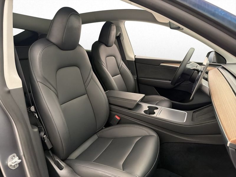 Tesla Model Y bild 27