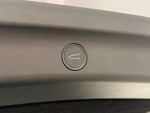 Tesla Model Y bild 30