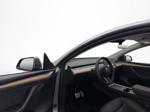 Tesla Model Y bild 11