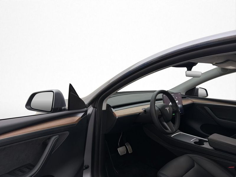 Tesla Model Y bild 11