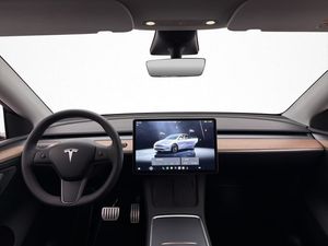Tesla Model Y bild 18