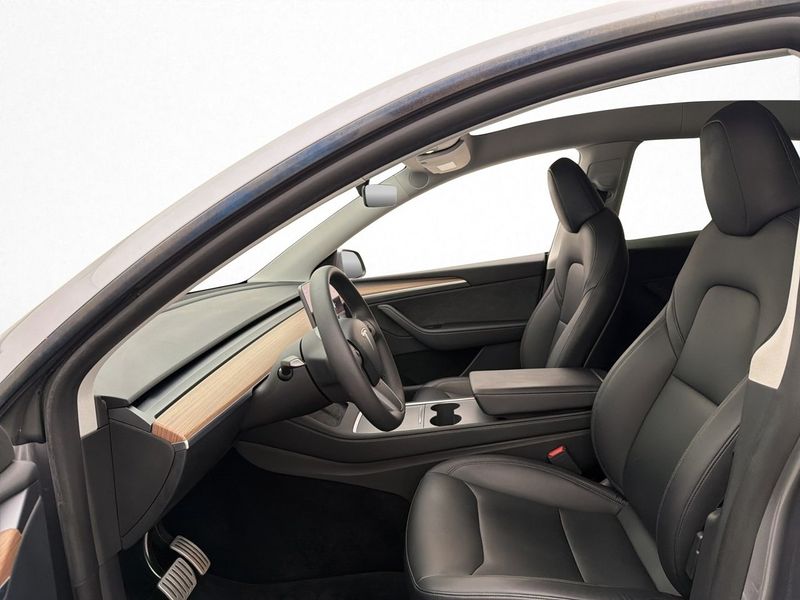 Tesla Model Y bild 12