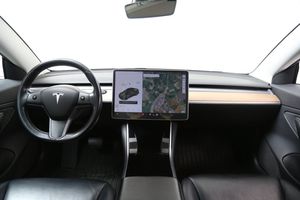 Tesla Model 3 bild 18