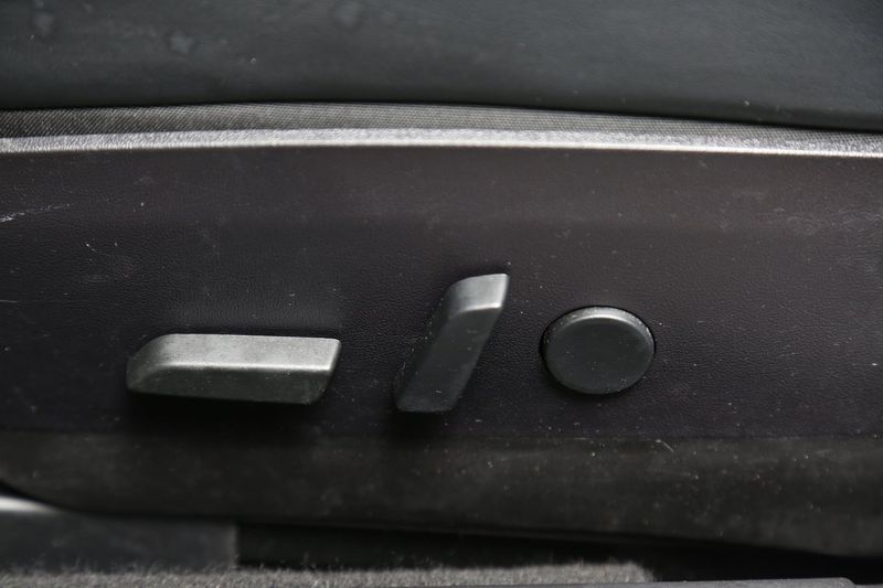 Tesla Model 3 bild 12
