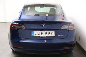 Tesla Model 3 bild 8