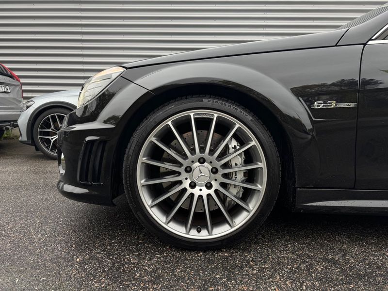 Mercedes C63 AMG bild 9