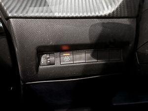 Peugeot e-208 bild 8