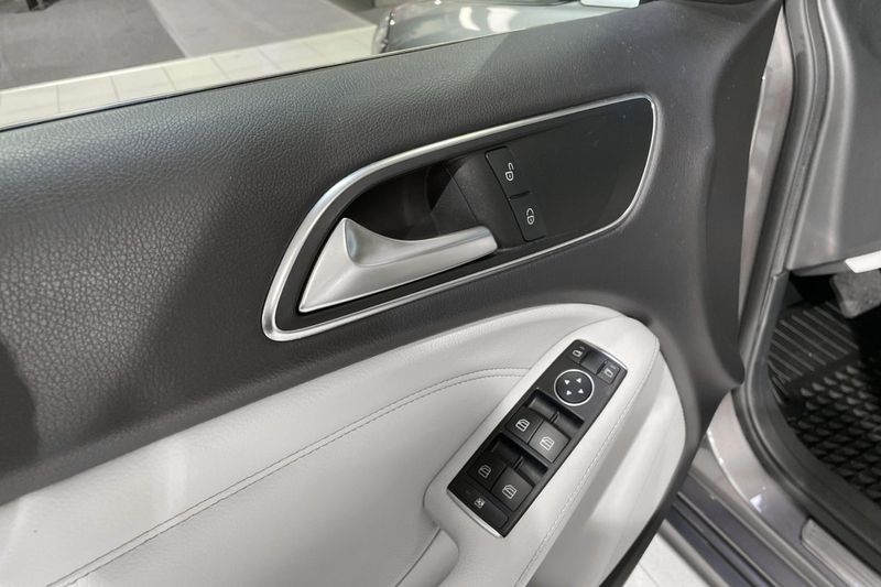 Mercedes B180 bild 18
