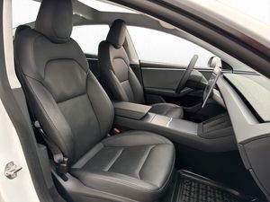 Tesla Model 3 bild 18