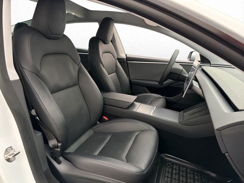Tesla Model 3 bild 18