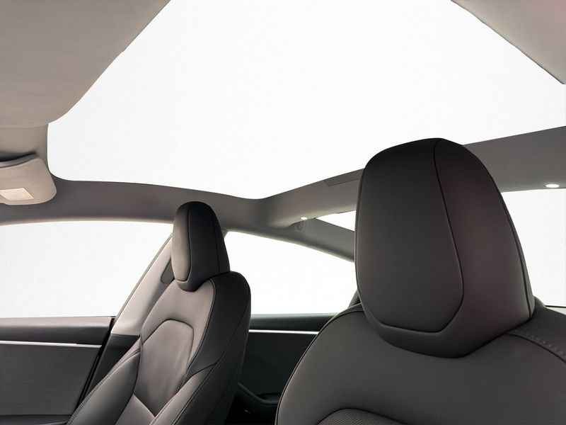 Tesla Model 3 bild 14
