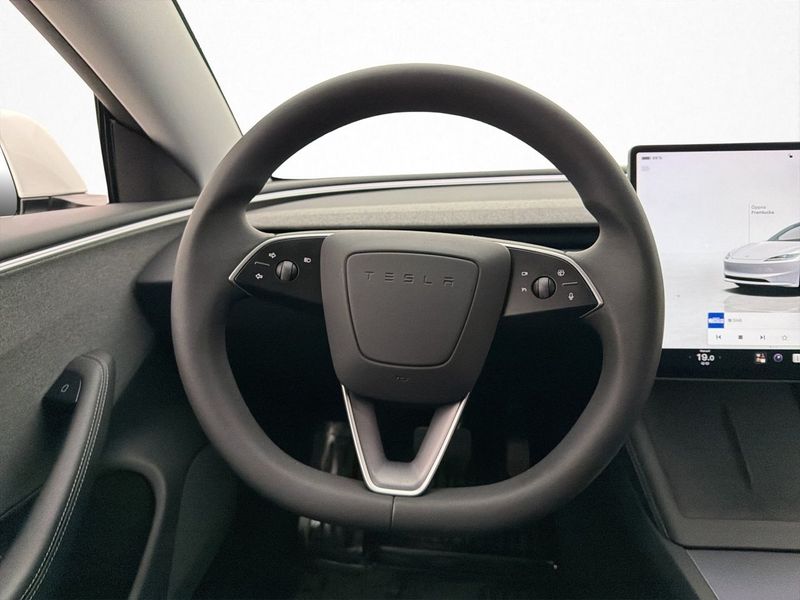 Tesla Model 3 bild 21