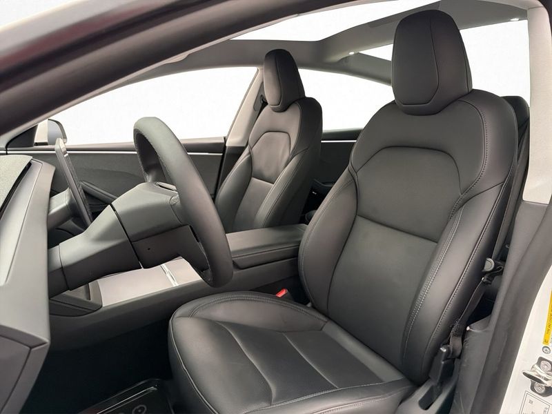 Tesla Model 3 bild 13