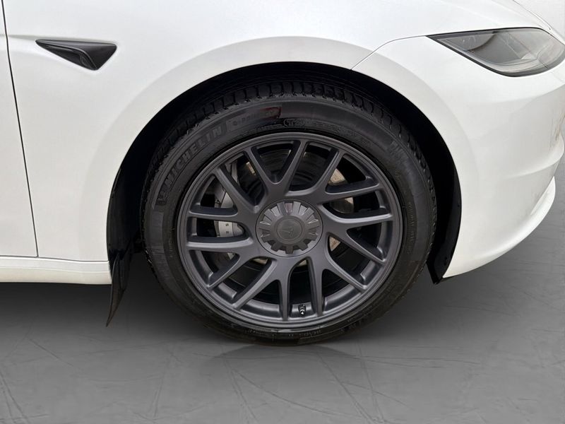 Tesla Model 3 bild 11