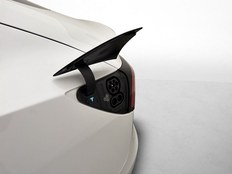 Tesla Model 3 bild 20
