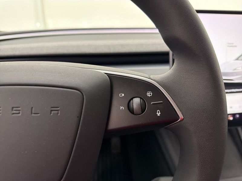 Tesla Model 3 bild 32