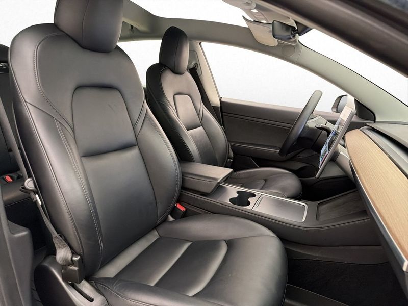 Tesla Model 3 bild 12