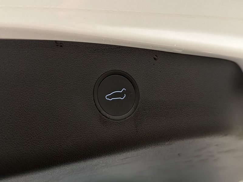 Tesla Model 3 bild 11