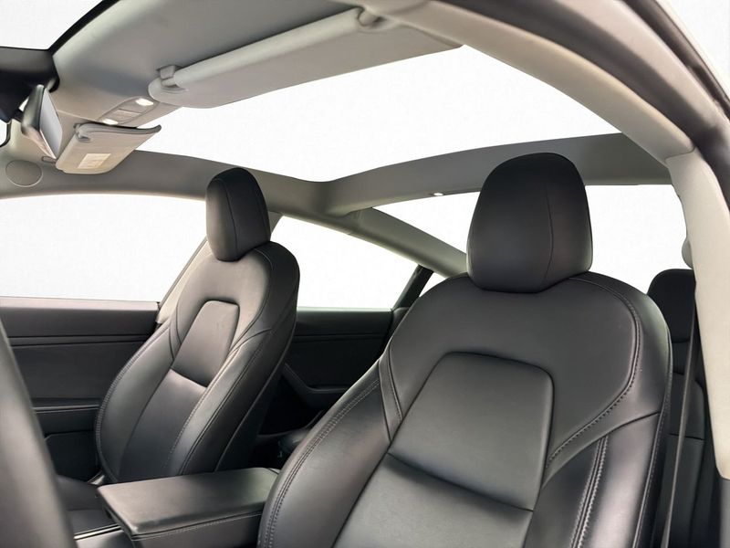 Tesla Model 3 bild 19