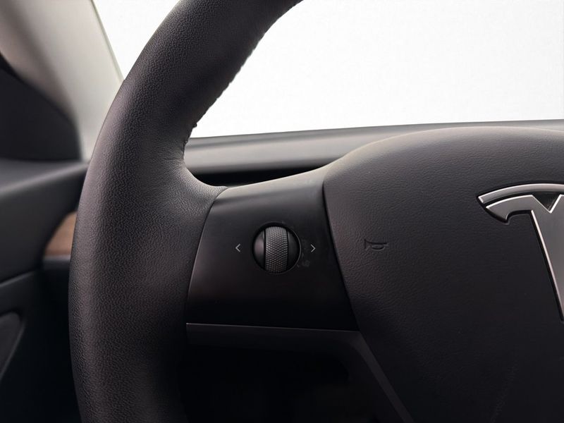 Tesla Model 3 bild 20