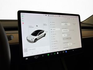 Tesla Model 3 bild 28