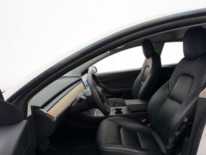 Tesla Model 3 bild 18